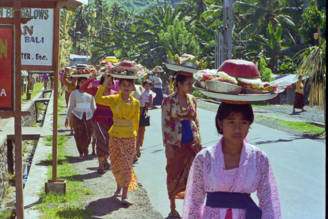 Qué es un sarong y cómo se usa: guía cultural de Indonesia